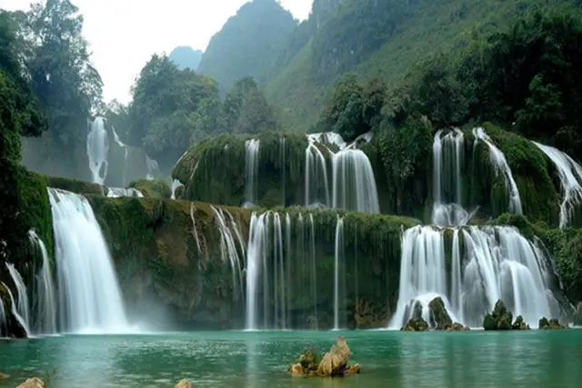 Thác Bạc Sa Pa Lào Cai điểm đến thiên nhiên tuyệt đẹp